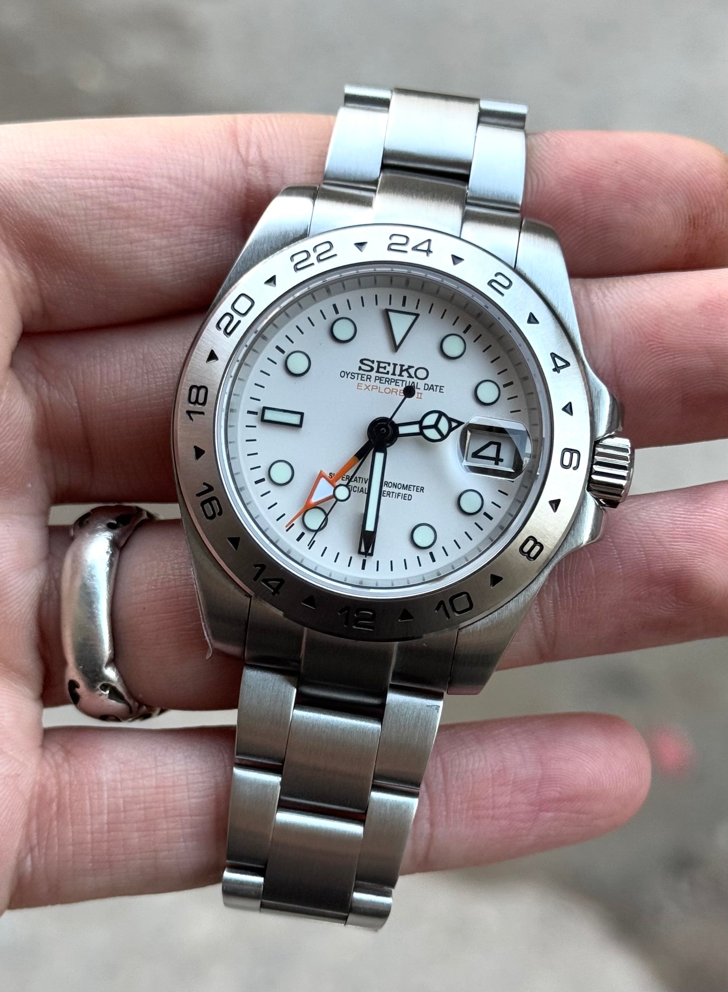 Seiko MOD Explorer 2 GMT
Oyster Automatic japan movement