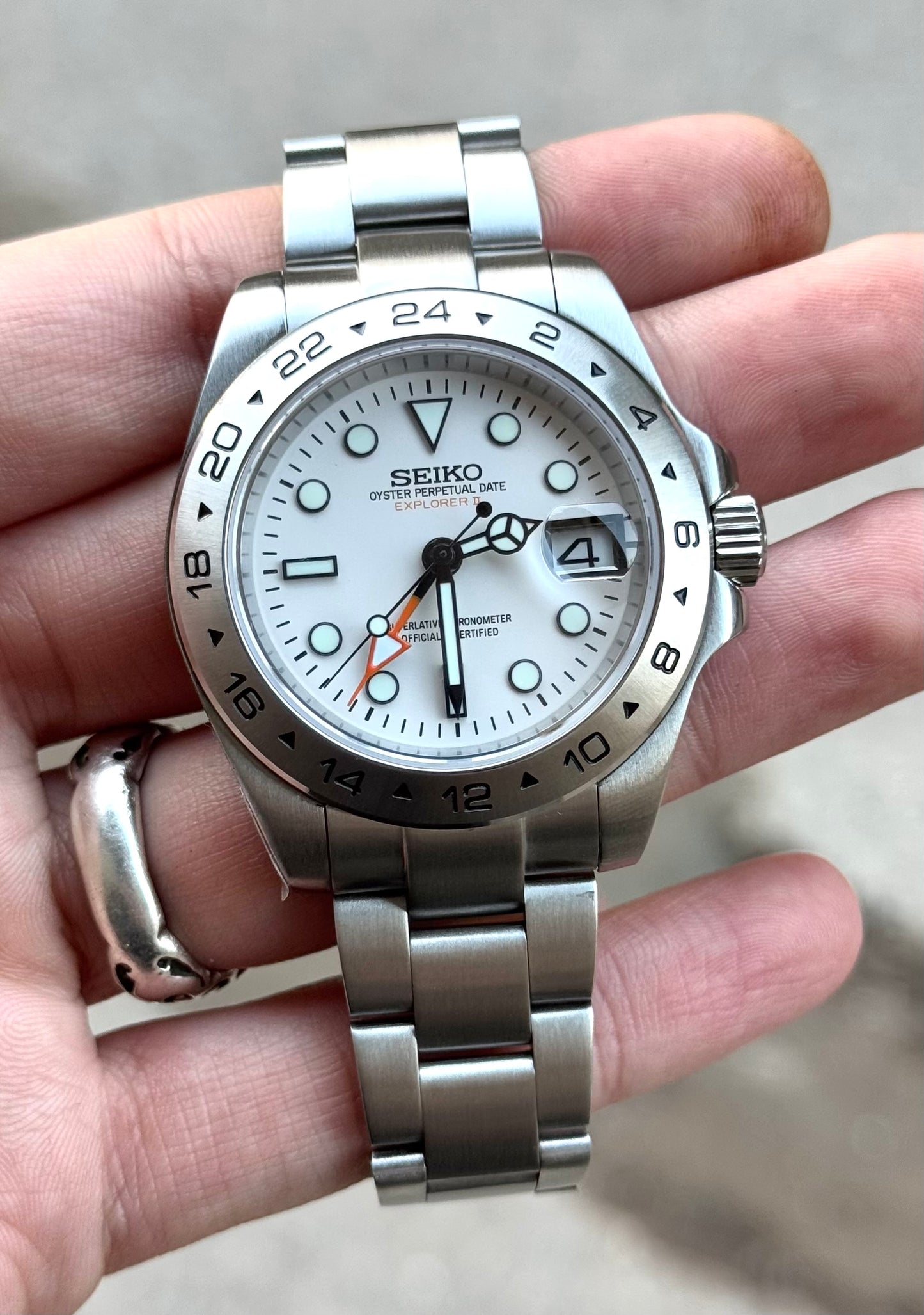 Seiko MOD Explorer 2 GMT
Oyster Automatic japan movement